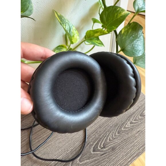 Polsen Studio Monitor Headphones with Aux Cable - Picture 5 of 11